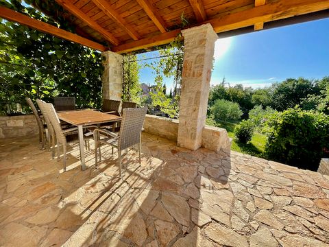 Terrasse mit Liegen