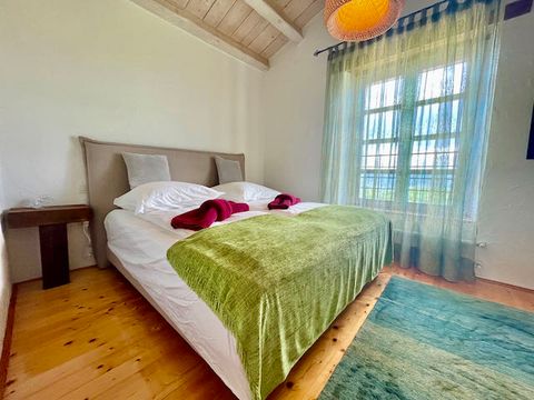 Schlafzimmer mit Blick ins Grüne
